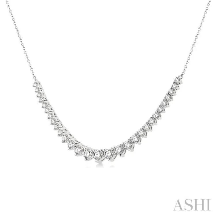 2 Ctw Graduated Diamond Smile Necklace in 14K White Gold