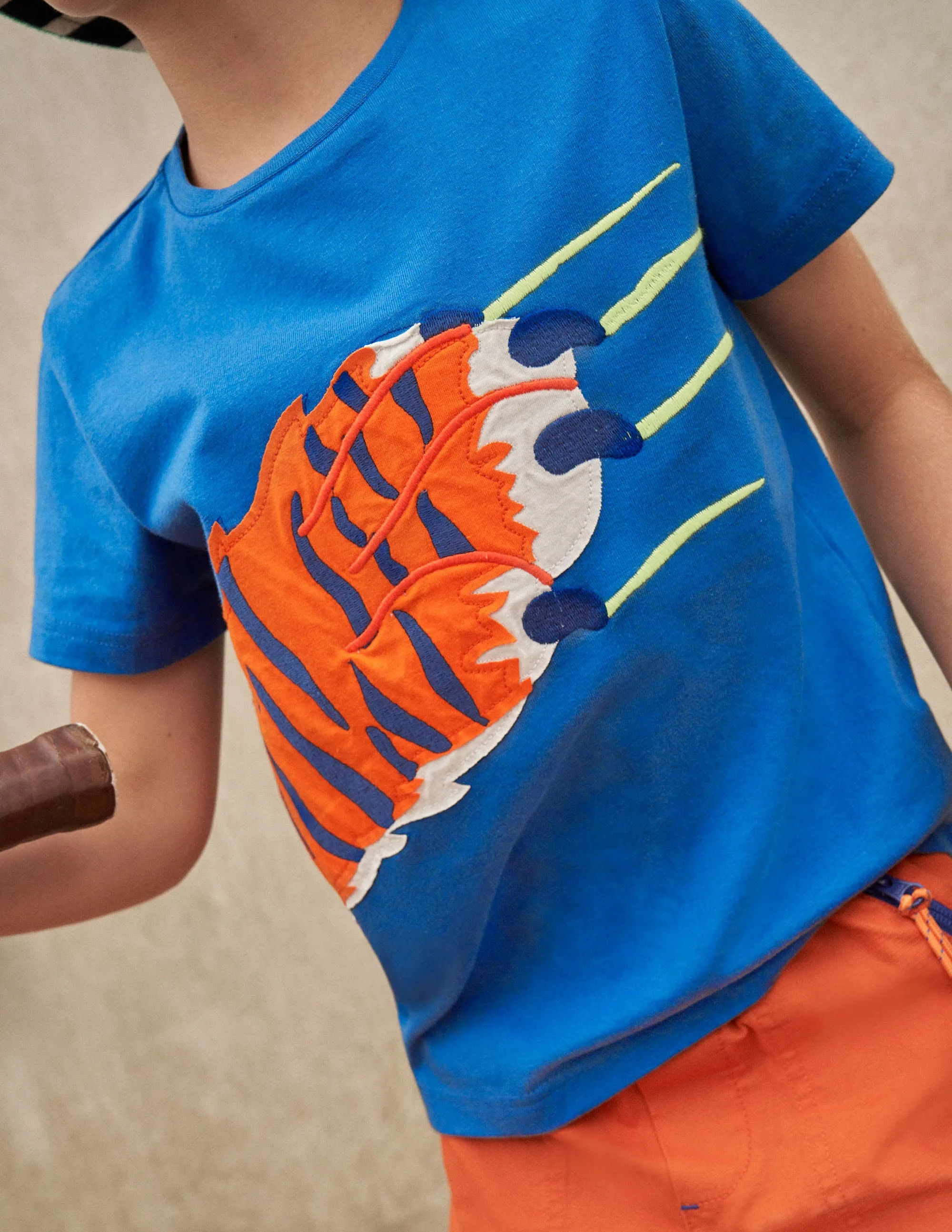 Appliqué T-shirt-Brilliant Blue Tiger Claw