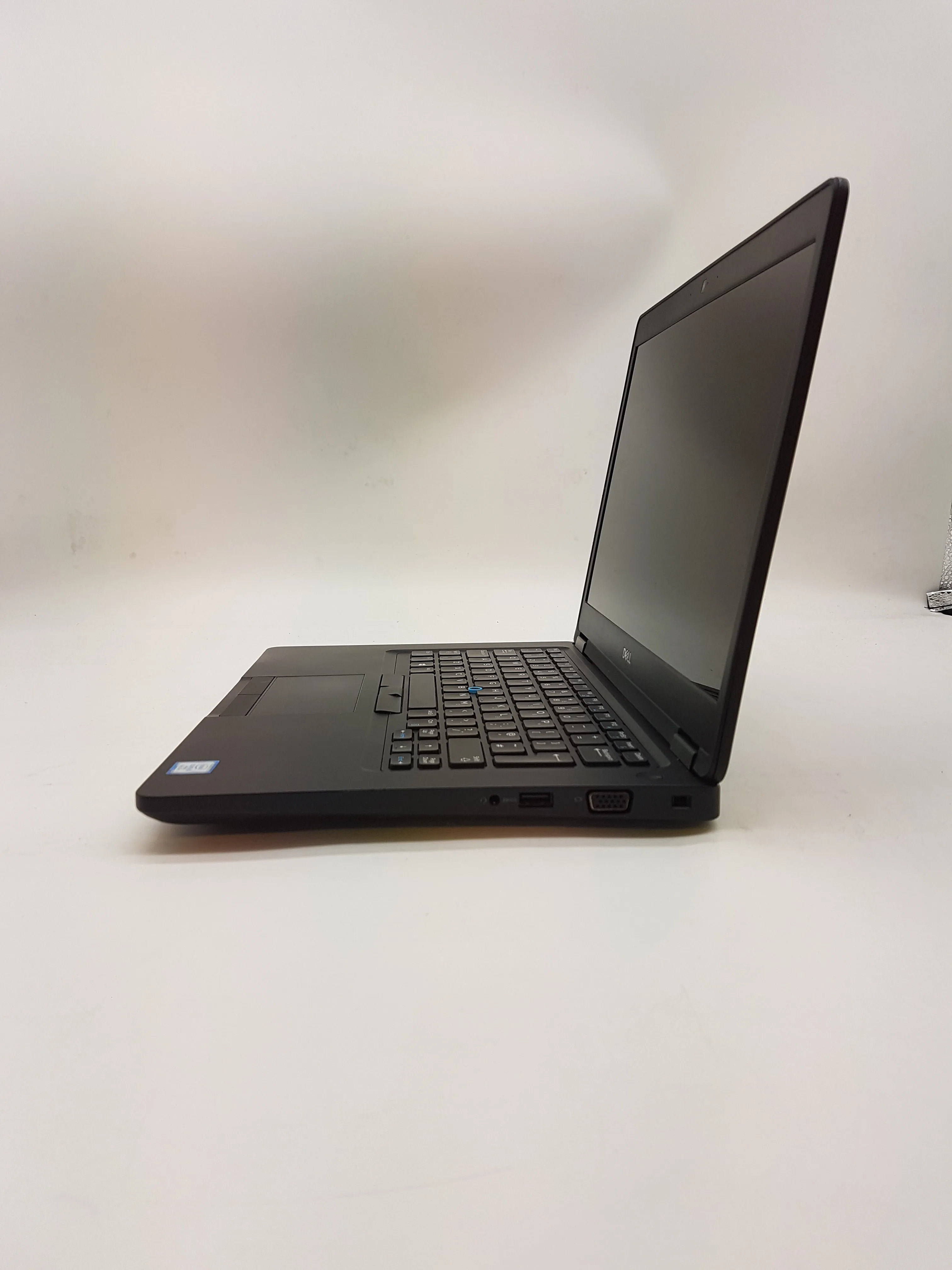 Dell Latitude 5590 Laptop Intel i5-8250U 8GB 256GB SSD 15.6" Win11 Pro - Refurbished MRG