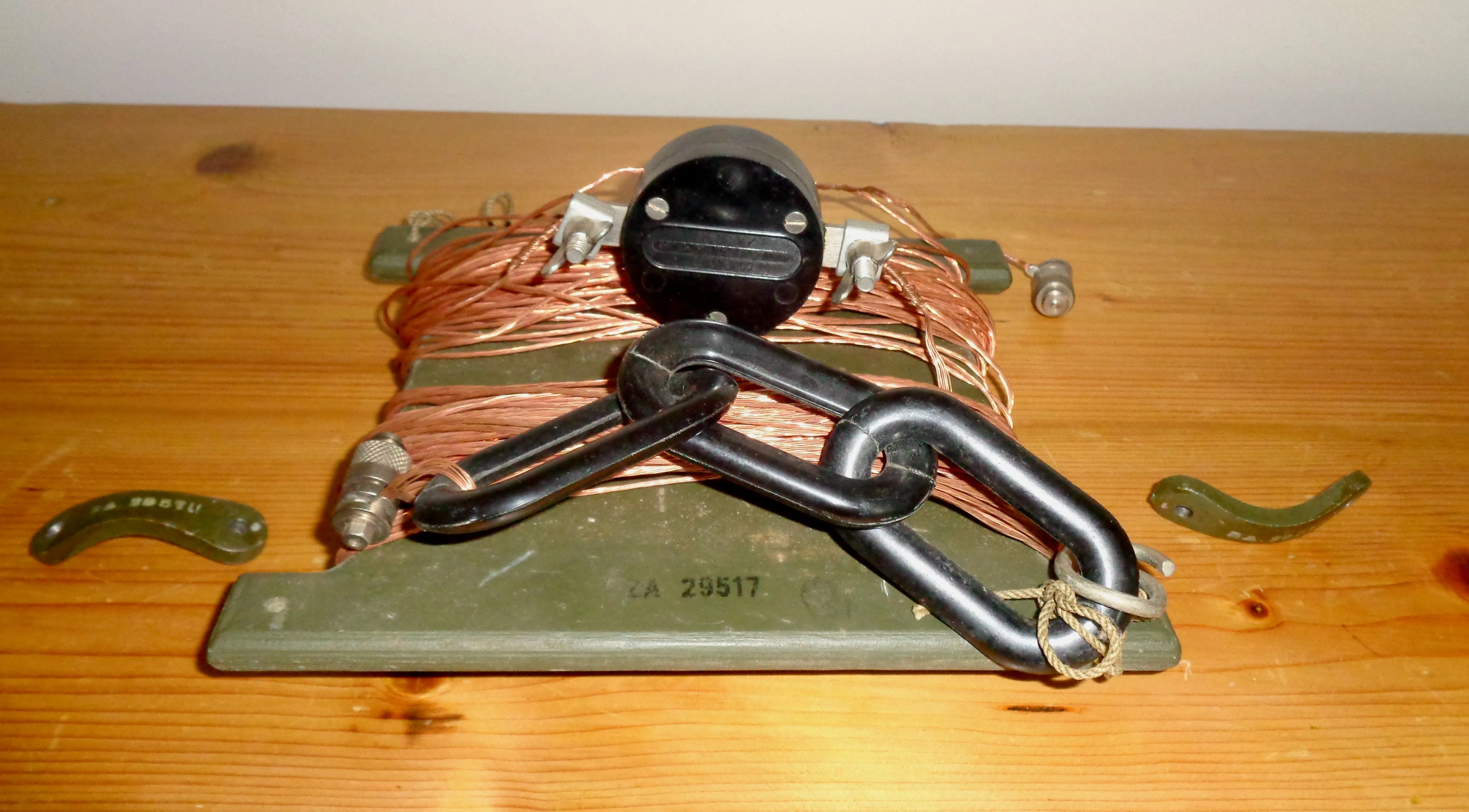 WW2 WS22 ZA30426 Couplings Dipole Aerial No.2 Mk1 With ZA29517 Bobbin And Link Insulators