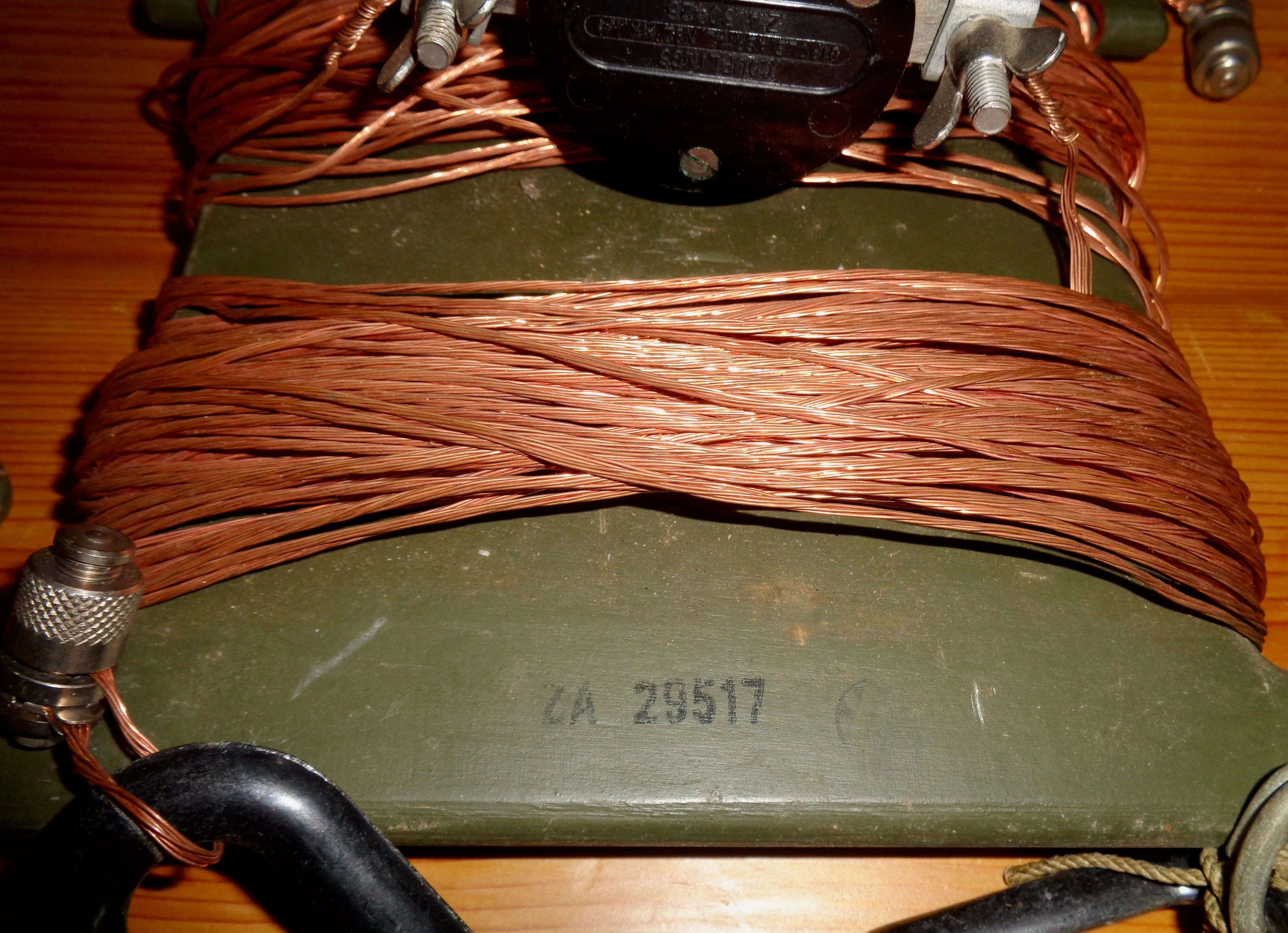 WW2 WS22 ZA30426 Couplings Dipole Aerial No.2 Mk1 With ZA29517 Bobbin And Link Insulators