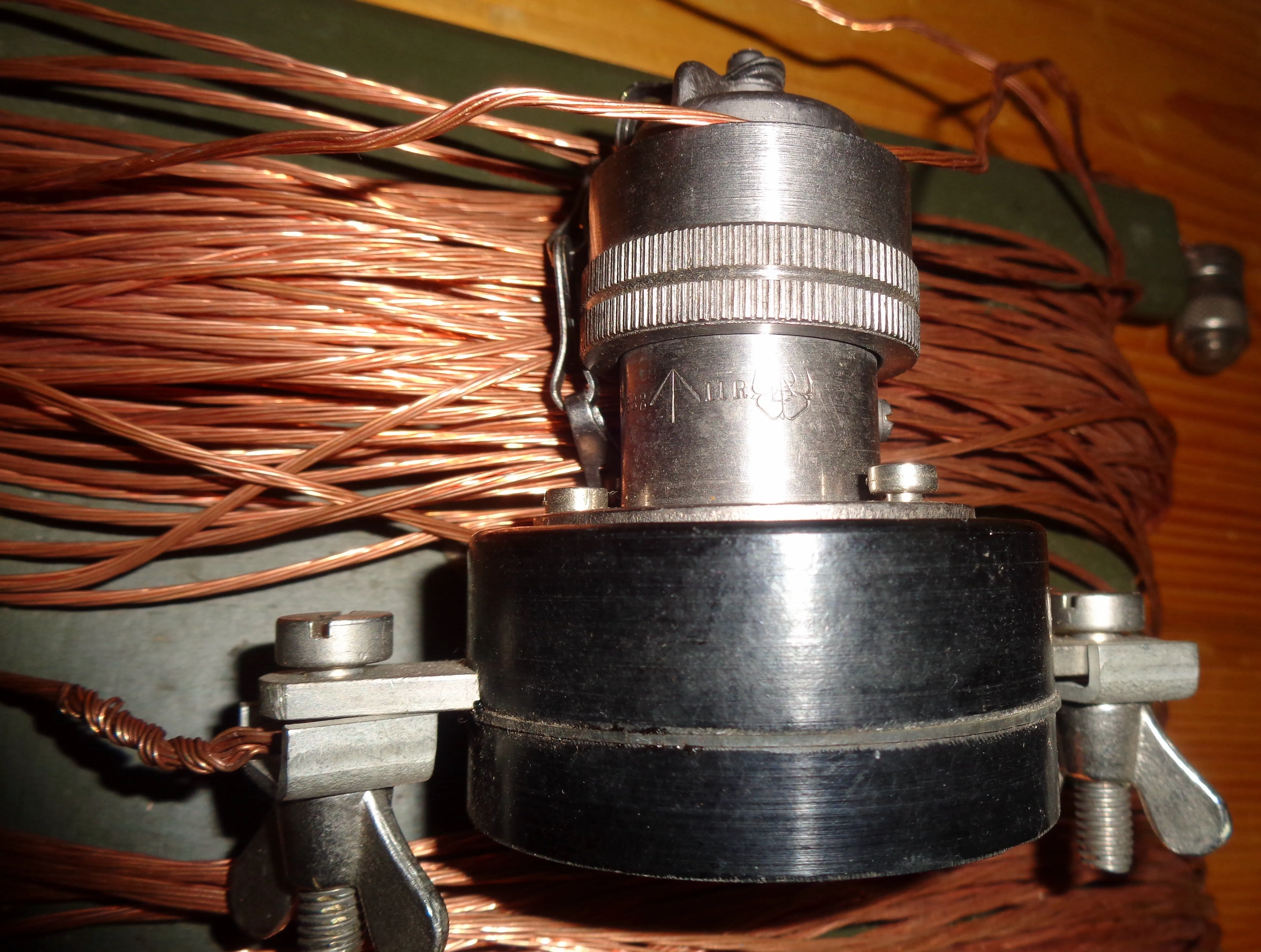 WW2 WS22 ZA30426 Couplings Dipole Aerial No.2 Mk1 With ZA29517 Bobbin And Link Insulators