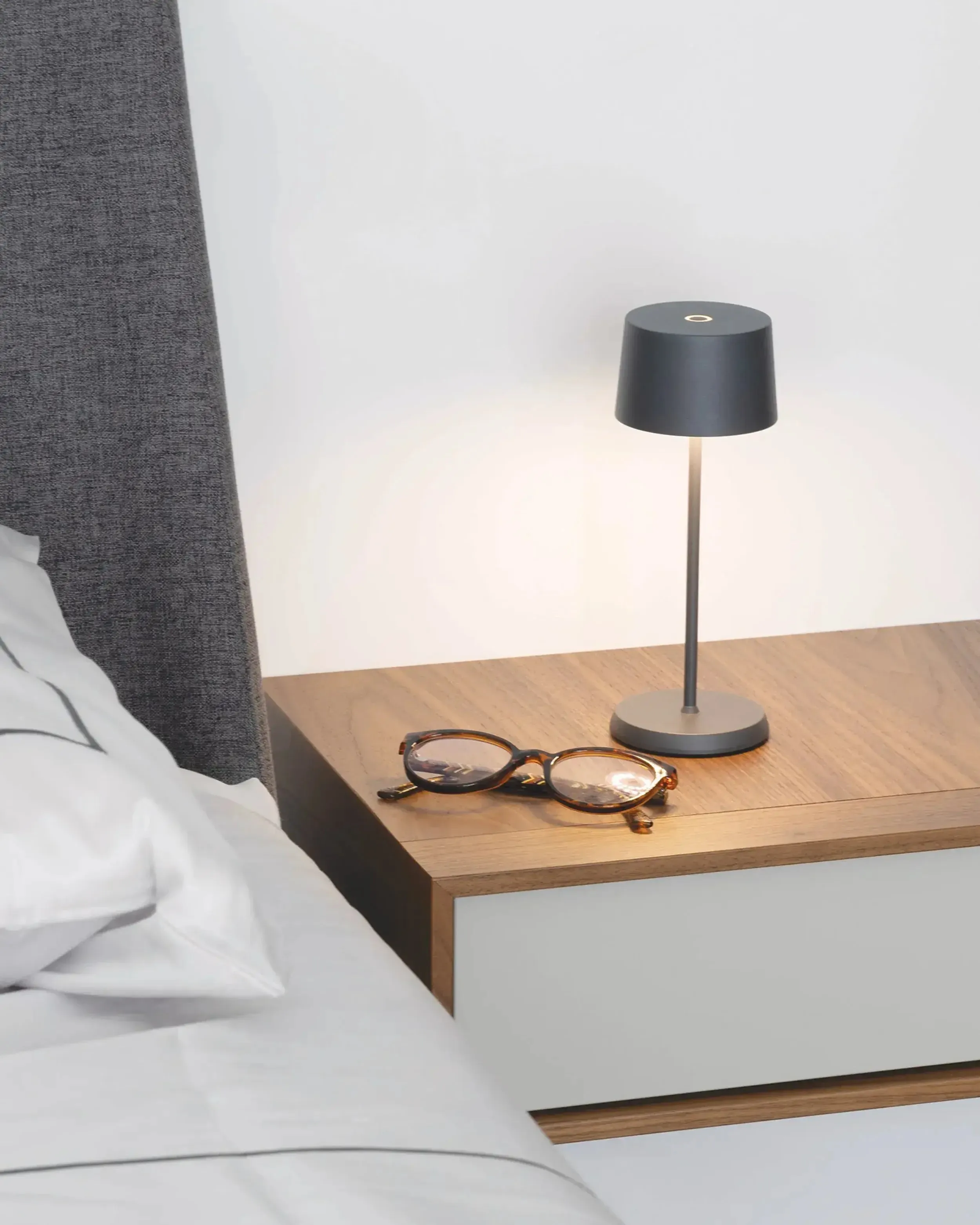 Zafferano Lampes à Porter Olivia micro table lamp