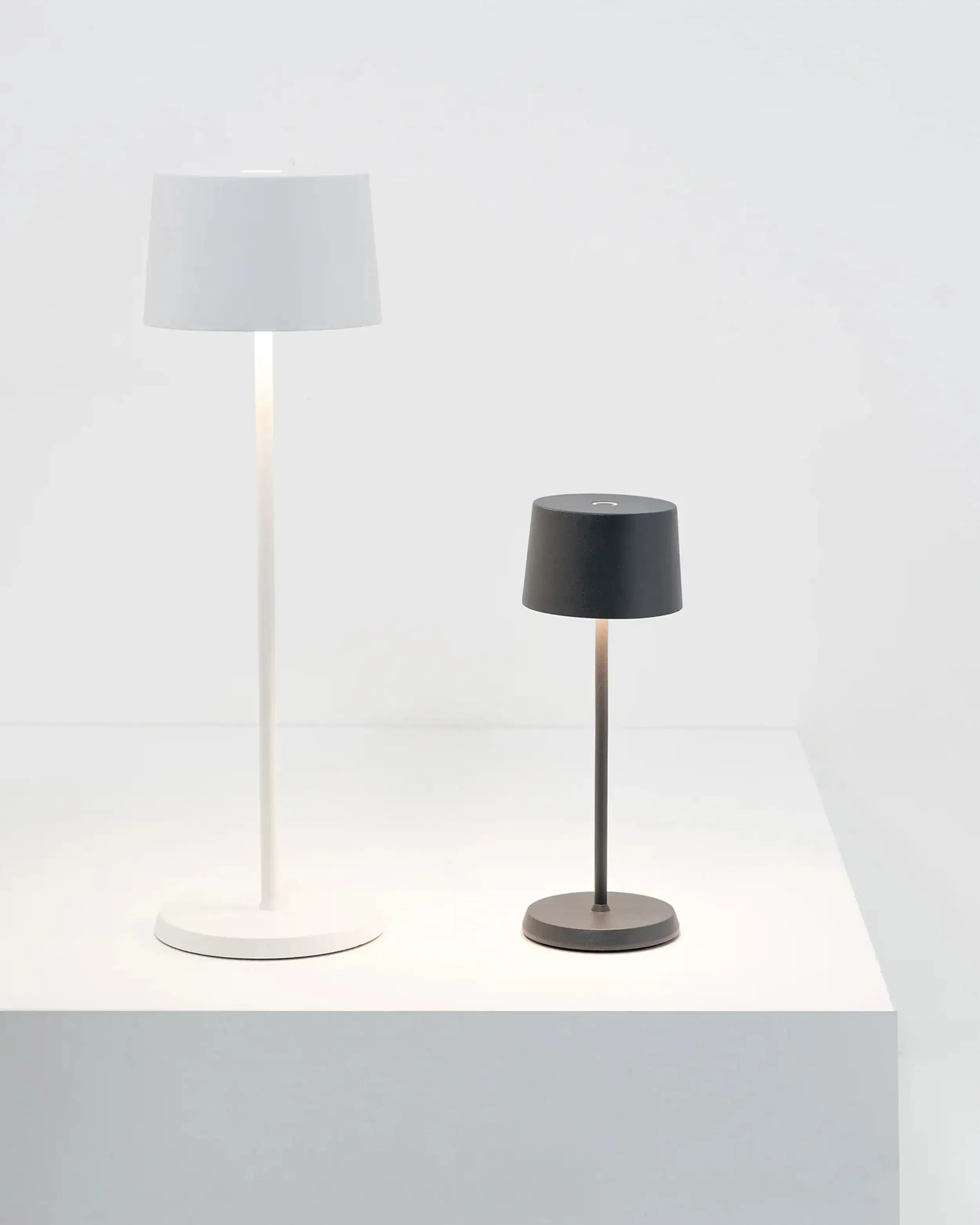 Zafferano Lampes à Porter Olivia micro table lamp